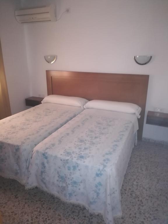 Hostal Paco Pepe Conil De La Frontera Buitenkant foto